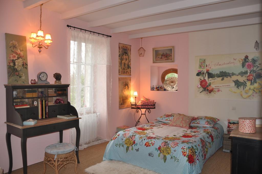 La Maison De Rose Bed and Breakfast Brossac Værelse billede